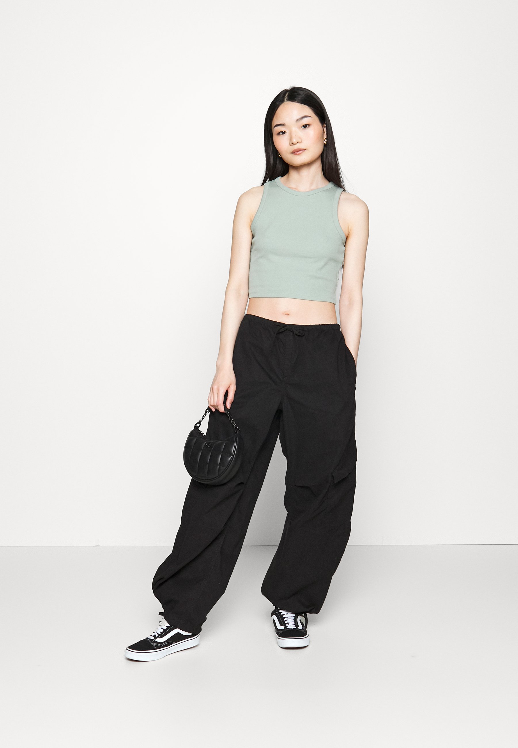 Parachute hose petite Clearance